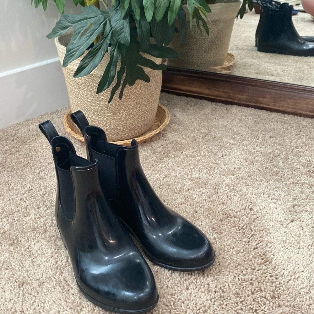 Sam Edelman black rain boot